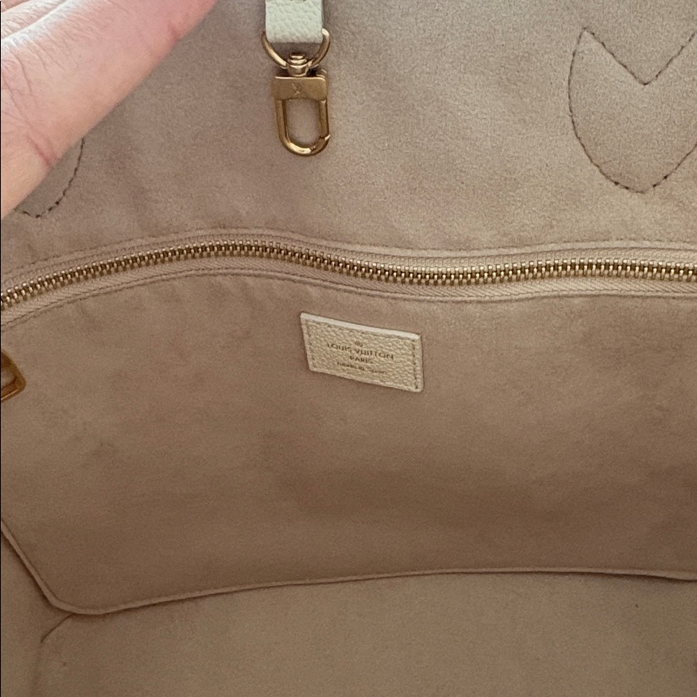 Louis Vuitton Cream Tote with Pink Monogram Accents - Picture 3 of 10